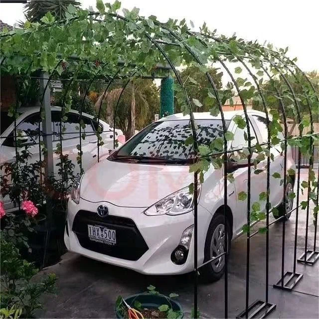 Villa Courtyard Arch Ironwork Support